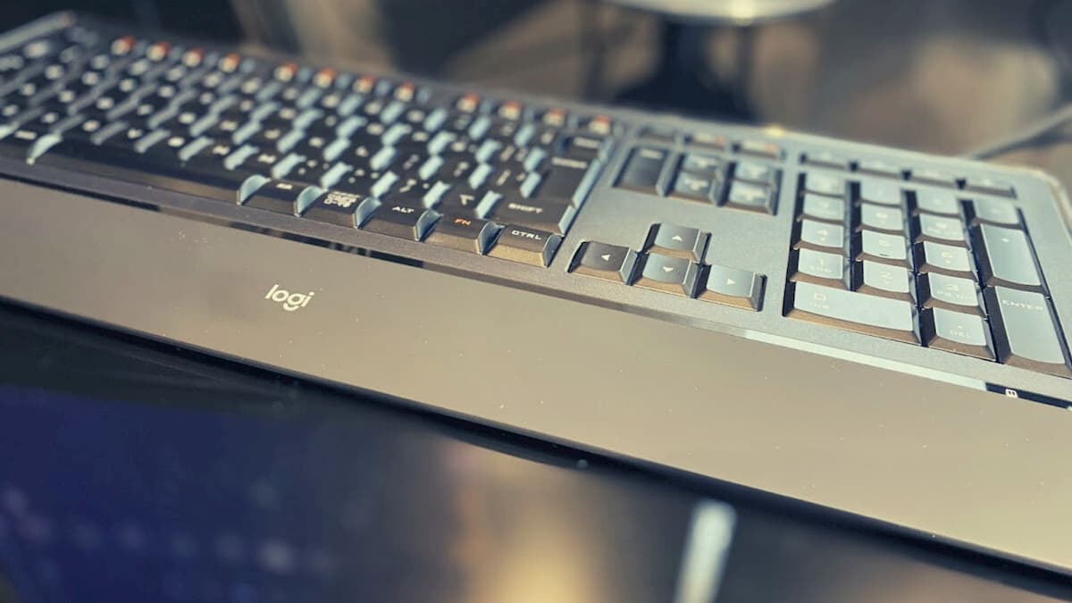 ロジクールの「K740」をレビュー【美しい洗練されたイルミネート
