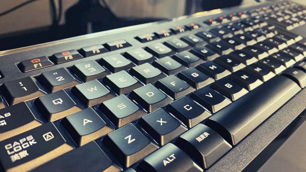 ロジクールの「K740」をレビュー【美しい洗練されたイルミネート